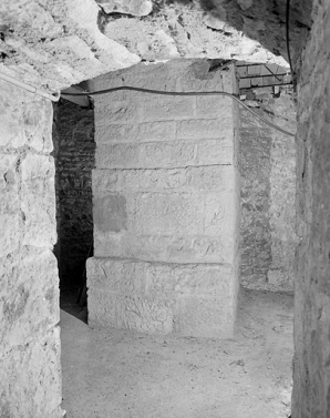 Sous-sol de la tour de l'équatorial coudé : vue d'ensemble du pilier de la lunette. © Région Bourgogne-Franche-Comté, Inventaire du patrimoine