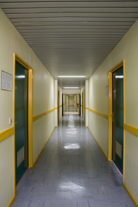 Site récent : couloir. © Région Bourgogne-Franche-Comté, Inventaire du patrimoine