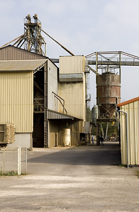 Silos et système de transport des céréales. © Région Bourgogne-Franche-Comté, Inventaire du patrimoine Silos et système de transport des céréales. © Région Bourgogne-Franche-Comté, Inventaire du patrimoine