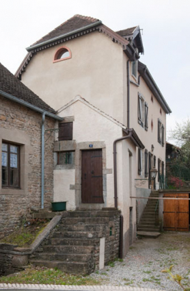 Habitation : façade latérale gauche et façade antérieure. © Région Bourgogne-Franche-Comté, Inventaire du patrimoine