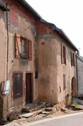 Façade antérieure, vue de trois quart gauche. © Région Bourgogne-Franche-Comté, Inventaire du patrimoine