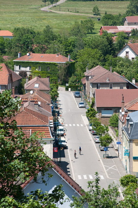 Vue plongeante sur l'avenue de la Gare et le bâtiment des voyageurs. © Région Bourgogne-Franche-Comté, Inventaire du patrimoine