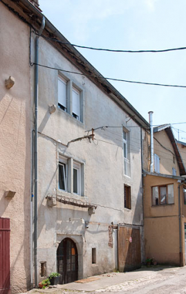 Ferme au 10 Grande Rue (2010 AL 46) : façade postérieure (rue Basse). © Région Bourgogne-Franche-Comté, Inventaire du patrimoine