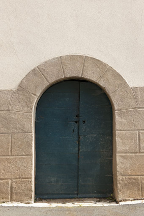 Porte en plein-cintre sur la rue de la Glacière. © Région Bourgogne-Franche-Comté, Inventaire du patrimoine