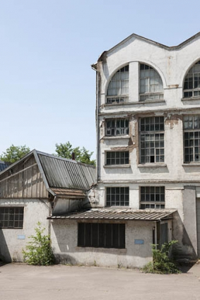 Jonction d'un bâtiment couvert de sheds et de l'atelier des presses. © Région Bourgogne-Franche-Comté, Inventaire du patrimoine