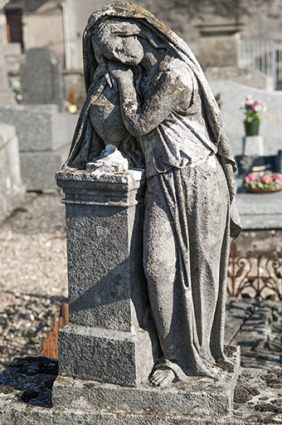 Tombeau de Jean-Baptiste Durand et Paul Brosselette. Détail : sculpture féminine. © Région Bourgogne-Franche-Comté, Inventaire du patrimoine