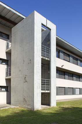Détail de l'escalier de secours sur la façade postérieure de l'externat est, vu du sud-est. © Région Bourgogne-Franche-Comté, Inventaire du patrimoine Détail de l'escalier de secours sur la façade postérieure de l'externat est, vu du sud-est. © Région Bourgogne-Franche-Comté, Inventaire du patrimoine