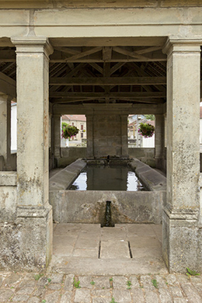 Vue sur le bassin intérieur. © Région Bourgogne-Franche-Comté, Inventaire du patrimoine