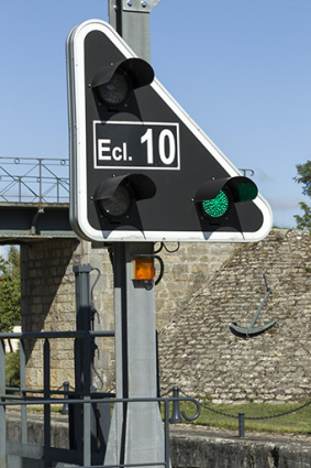 Panneau signalant l'écluse de Soing. © Région Bourgogne-Franche-Comté, Inventaire du patrimoine Panneau signalant l'écluse de Soing. © Région Bourgogne-Franche-Comté, Inventaire du patrimoine