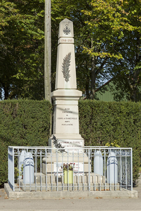 Le monument aux morts de la première guerre mondiale. © Région Bourgogne-Franche-Comté, Inventaire du patrimoine