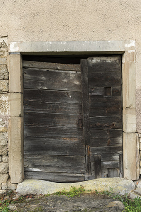 Détail de la porte d'écurie de la maison 7 Rue Bernard Froeliger. © Région Bourgogne-Franche-Comté, Inventaire du patrimoine