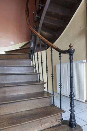 Détail de la première volée de l'escalier, maison du barragiste. © Région Bourgogne-Franche-Comté, Inventaire du patrimoine