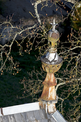 Détail : un des épis de faîtage. © Région Bourgogne-Franche-Comté, Inventaire du patrimoine