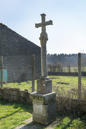 Croix située au hameau des Arpents. © Région Bourgogne-Franche-Comté, Inventaire du patrimoine
