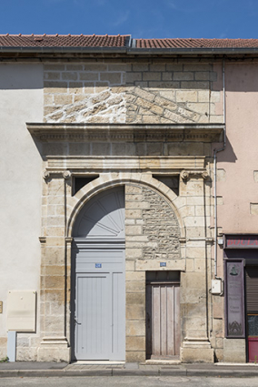 Maison commune, justice de paix, école et halle de la première moitié du 19e siècle. © Région Bourgogne-Franche-Comté, Inventaire du patrimoine Maison commune, justice de paix, école et halle de la première moitié du 19e siècle. © Région Bourgogne-Franche-Comté, Inventaire du patrimoine
