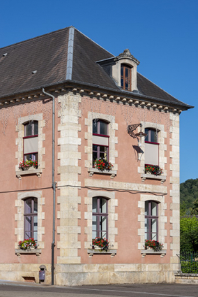 Extrémité de l’aile nord-ouest (ancienne école des filles). © Région Bourgogne-Franche-Comté, Inventaire du patrimoine Extrémité de l’aile nord-ouest (ancienne école des filles). © Région Bourgogne-Franche-Comté, Inventaire du patrimoine