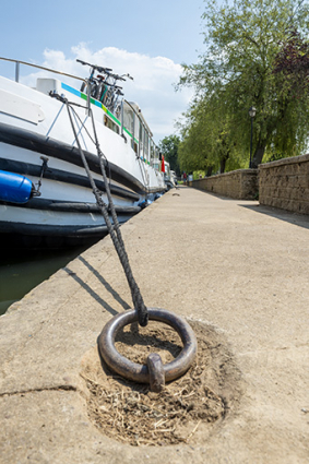 Anneau pour amarrer les bateaux. © Région Bourgogne-Franche-Comté, Inventaire du patrimoine