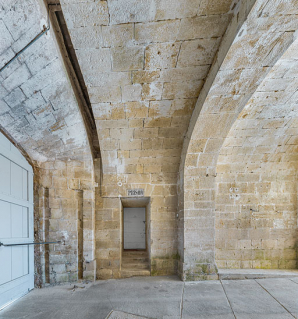 Le passage voûté : porte de l'ancienne prison. © Région Bourgogne-Franche-Comté, Inventaire du patrimoine