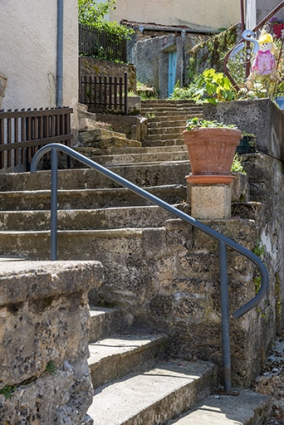 Escalier isolé au n° 51. © Région Bourgogne-Franche-Comté, Inventaire du patrimoine
