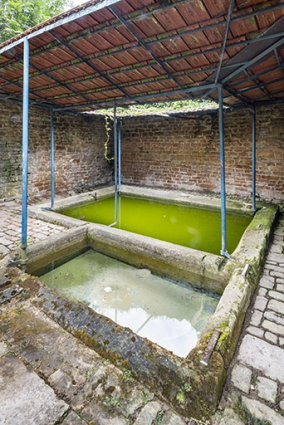 Les deux bassins, vus de trois quarts. © Région Bourgogne-Franche-Comté, Inventaire du patrimoine Les deux bassins, vus de trois quarts. © Région Bourgogne-Franche-Comté, Inventaire du patrimoine