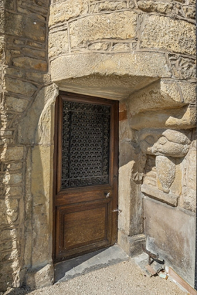La porte de l'escalier. © Région Bourgogne-Franche-Comté, Inventaire du patrimoine