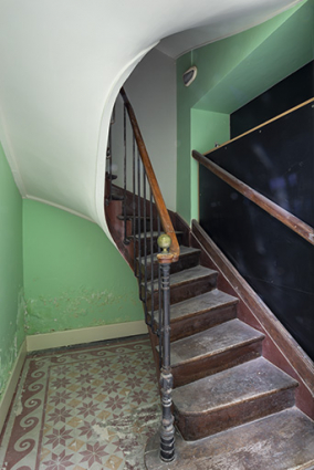 Escalier conduisant aux combles au-dessus de l'ancienne salle d'attente. © Région Bourgogne-Franche-Comté, Inventaire du patrimoine