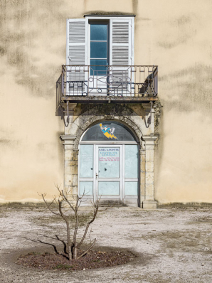 Façade sud de l'immeuble sur rue. Baies réimplantées suite à la démolition des immeubles 27 à 31 rue de la Liberté. © Région Bourgogne-Franche-Comté, Inventaire du patrimoine Façade sud de l'immeuble sur rue. Baies réimplantées suite à la démolition des immeubles 27 à 31 rue de la Liberté. © Région Bourgogne-Franche-Comté, Inventaire du patrimoine