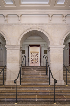 Vestibule : travée centrale de l'escalier. © Région Bourgogne-Franche-Comté, Inventaire du patrimoine