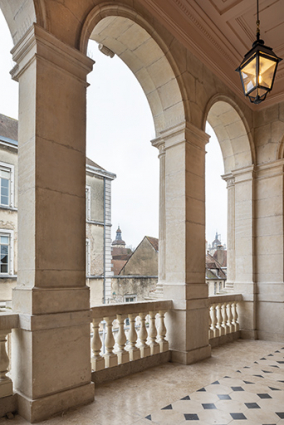 Loggia. © Région Bourgogne-Franche-Comté, Inventaire du patrimoine