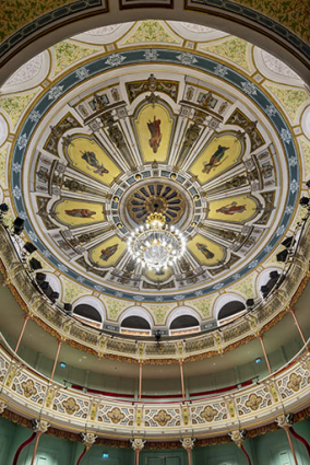 Salle : plafond, 2e et 3e balcons. © Région Bourgogne-Franche-Comté, Inventaire du patrimoine