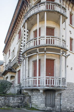 Balcons de l'angle nord-ouest. © Région Bourgogne-Franche-Comté, Inventaire du patrimoine