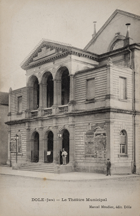 Dole (Jura) - Le Théâtre Municipal [façade vue de trois quarts droite]. S.d. [1ère moitié 20e siècle]. © Région Bourgogne-Franche-Comté, Inventaire du patrimoine