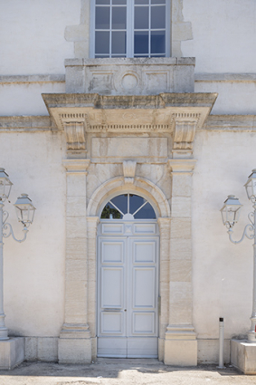 Façade postérieure : porte au rez-de-chaussée. © Région Bourgogne-Franche-Comté, Inventaire du patrimoine