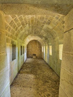 Caponnière flanquant l'intérieur du fossé. © Région Bourgogne-Franche-Comté, Inventaire du patrimoine