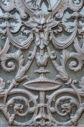Détail de la grille droite de la porte cochère. © Région Bourgogne-Franche-Comté, Inventaire du patrimoine