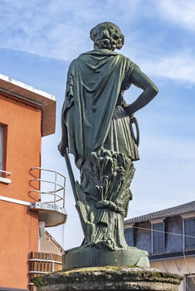 La statue de dos. © Région Bourgogne-Franche-Comté, Inventaire du patrimoine