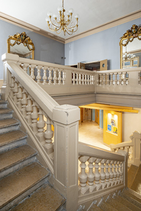 Bâtiment d'entrée : escalier desservant le 1er étage, depuis le 2e repos. © Région Bourgogne-Franche-Comté, Inventaire du patrimoine