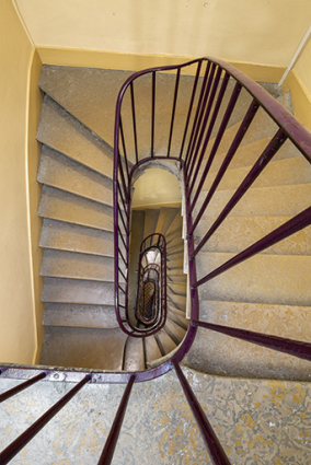 Bâtiment d'entrée : escalier de l'administration. © Région Bourgogne-Franche-Comté, Inventaire du patrimoine
