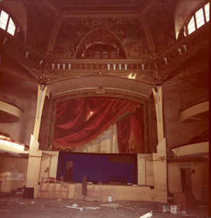 [Le Kursaal avant et pendant les travaux], 1980-1982 : [cage de scène], novembre 1980. © Région Bourgogne-Franche-Comté, Inventaire du patrimoine