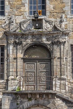 Porte de la chapelle. © Région Bourgogne-Franche-Comté, Inventaire du patrimoine Porte de la chapelle. © Région Bourgogne-Franche-Comté, Inventaire du patrimoine