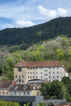 Vue éloignée, depuis l'ouest. © Région Bourgogne-Franche-Comté, Inventaire du patrimoine Vue éloignée, depuis l'ouest. © Région Bourgogne-Franche-Comté, Inventaire du patrimoine