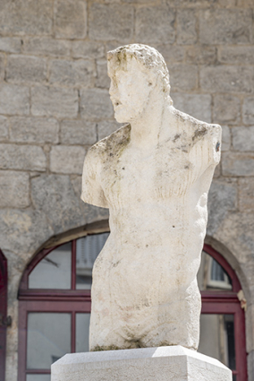 Buste vu de face. © Région Bourgogne-Franche-Comté, Inventaire du patrimoine