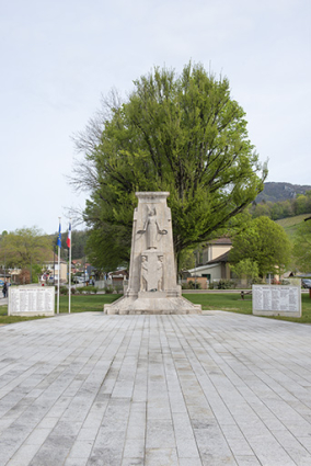 Vue d'ensemble depuis le sud. © Région Bourgogne-Franche-Comté, Inventaire du patrimoine