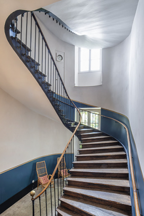 Cage d'escalier (aile nord). © Région Bourgogne-Franche-Comté, Inventaire du patrimoine Cage d'escalier (aile nord). © Région Bourgogne-Franche-Comté, Inventaire du patrimoine