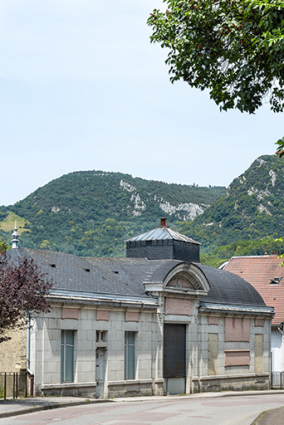 Vue de trois quarts gauche (cadrage vertical). © Région Bourgogne-Franche-Comté, Inventaire du patrimoine