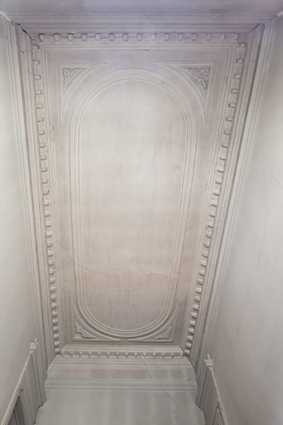 Plafond de la cage d'escalier. © Région Bourgogne-Franche-Comté, Inventaire du patrimoine Plafond de la cage d'escalier. © Région Bourgogne-Franche-Comté, Inventaire du patrimoine