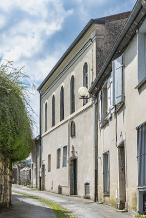 Façade antérieure vue de trois quarts droite. © Région Bourgogne-Franche-Comté, Inventaire du patrimoine Façade antérieure vue de trois quarts droite. © Région Bourgogne-Franche-Comté, Inventaire du patrimoine