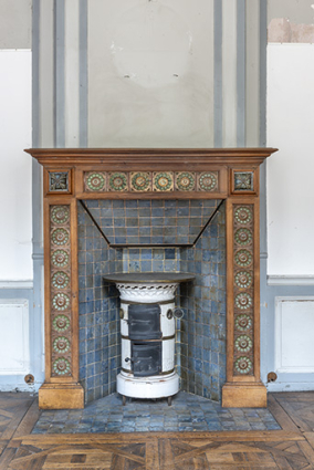 Cheminée de l'ancienne salle du conseil (premier étage). © Région Bourgogne-Franche-Comté, Inventaire du patrimoine