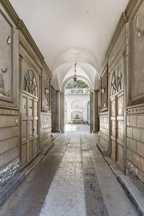 Vue depuis l'entrée du passage couvert. © Région Bourgogne-Franche-Comté, Inventaire du patrimoine Vue depuis l'entrée du passage couvert. © Région Bourgogne-Franche-Comté, Inventaire du patrimoine