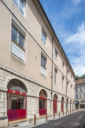 Façade sud, vue de trois quarts. © Région Bourgogne-Franche-Comté, Inventaire du patrimoine